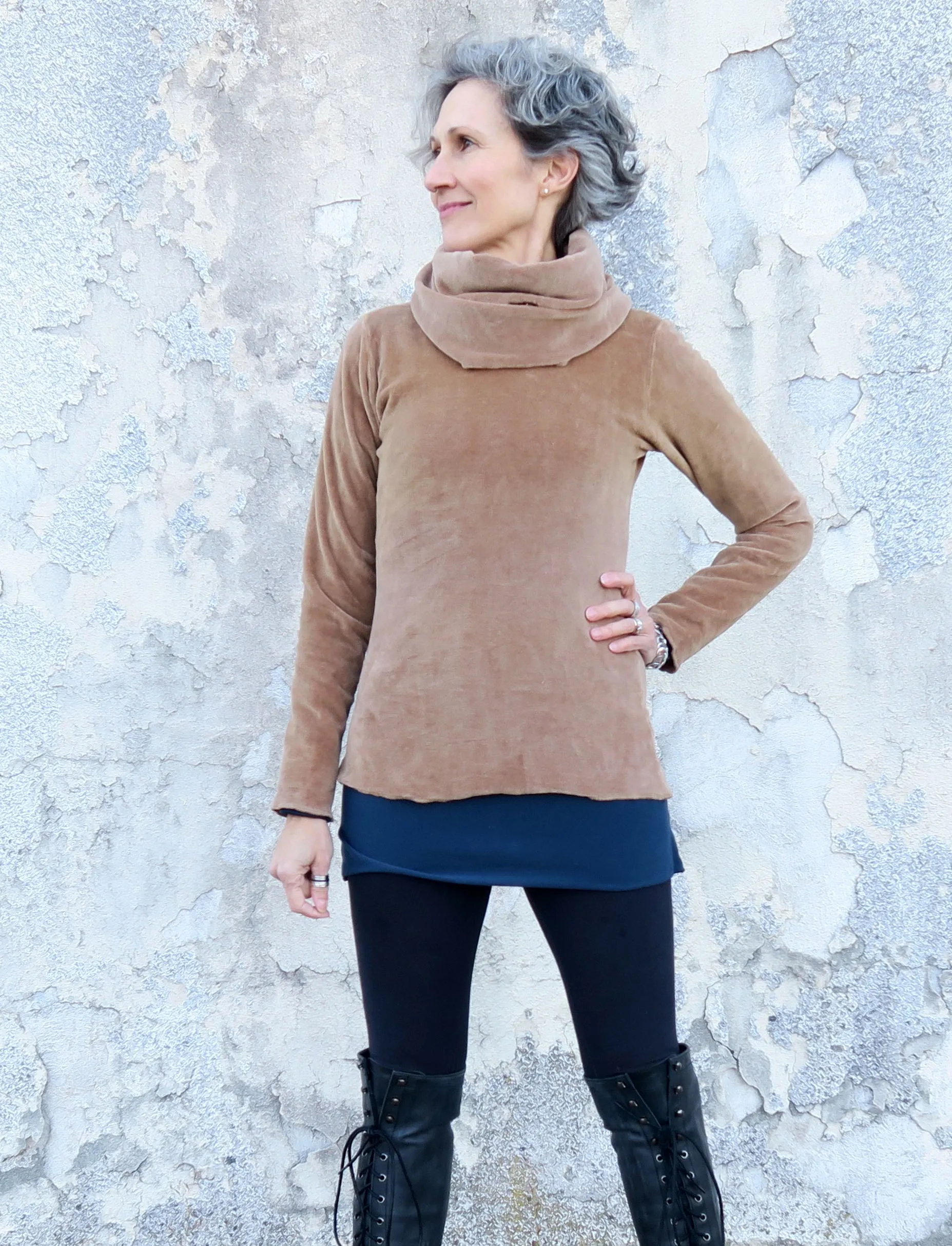 Chunky Cowl Simplicity VELOUR Shirt