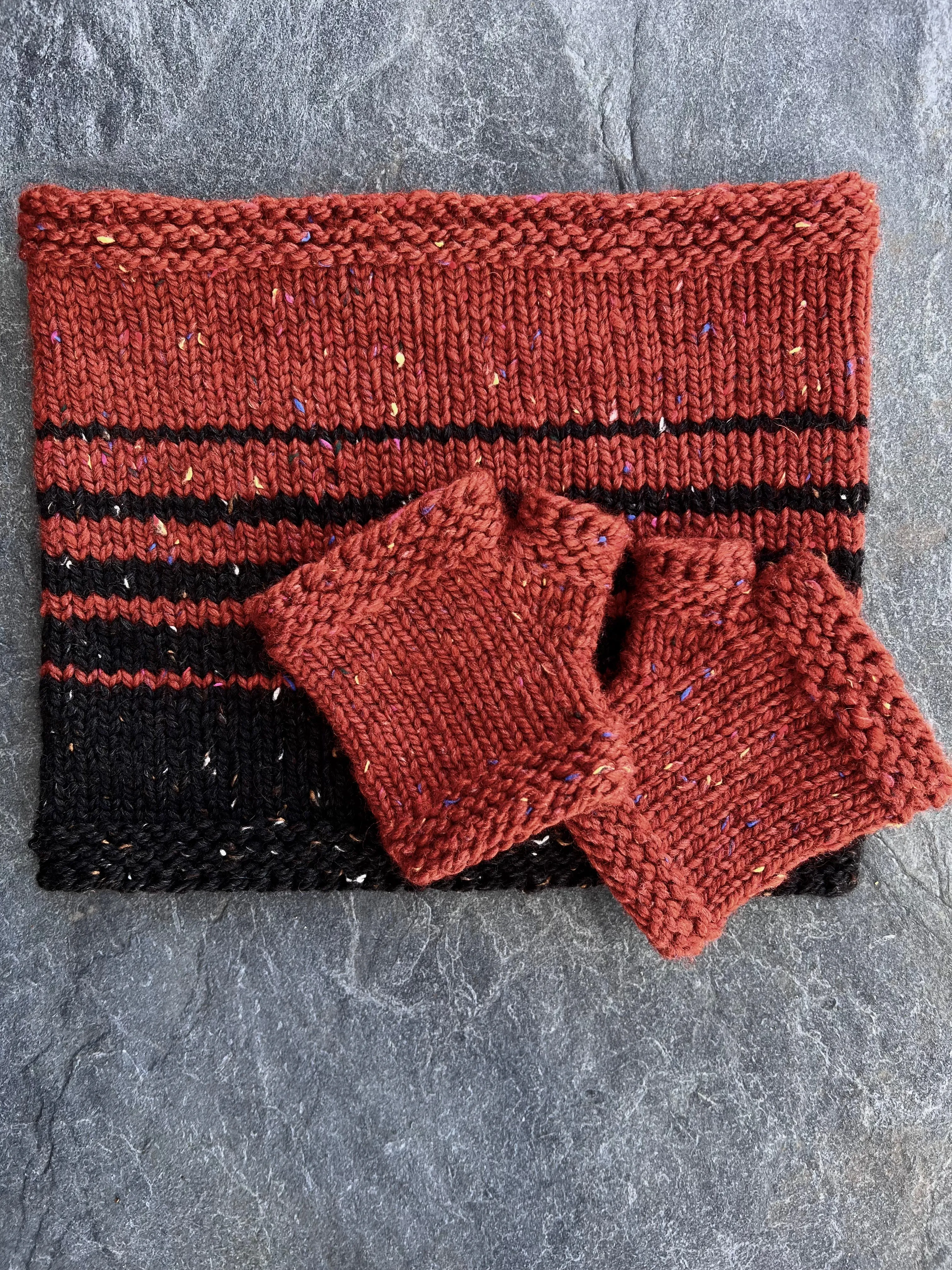 Knitting Kit: Magic Loop Mitts in BC Garn Hamelton Tweed 2 Chunky GOTS certified organic yarn